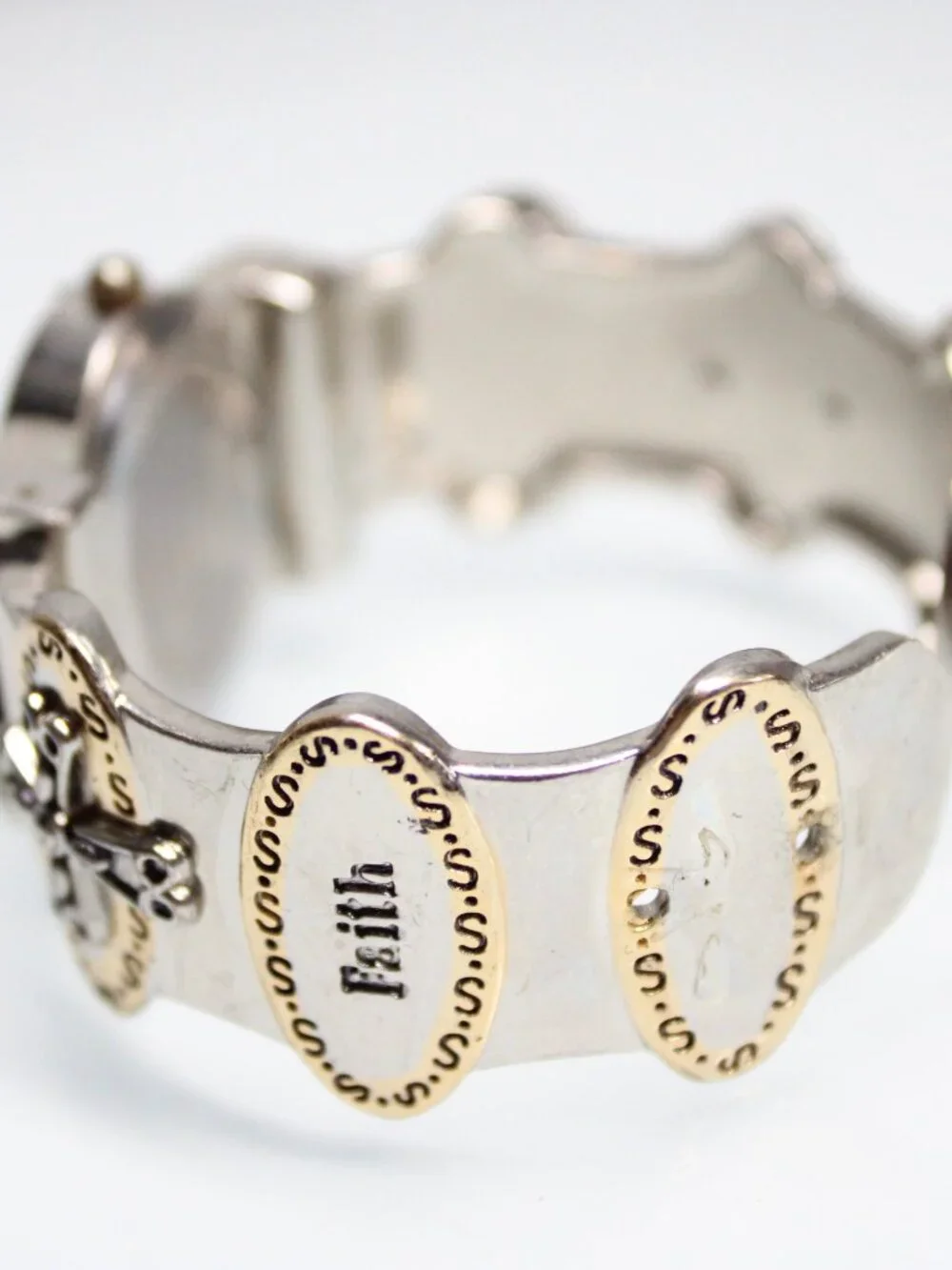 Narmi Women's Quartz Watch Silver Tone Horseshoe Cuff Bracelet Oval Dial